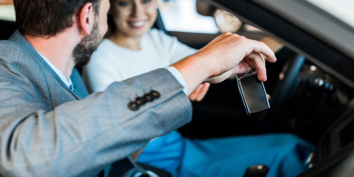 Guide To Uk Driving Licence: The Intermediate Guide In Uk Driving Licence